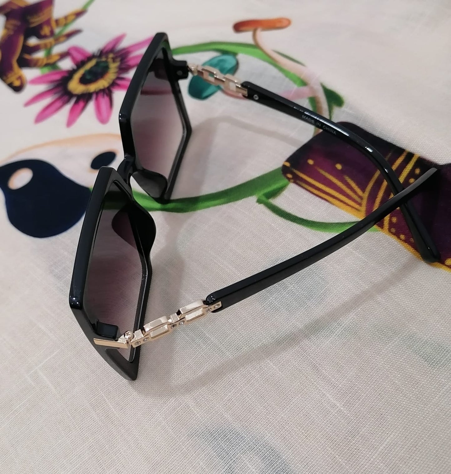 Lentes de sol con protección UV -Aro Negro