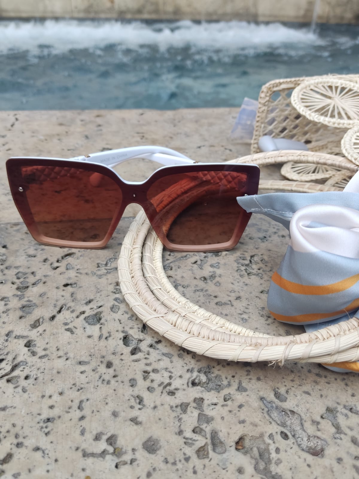 Lentes de sol con protección UV - Cuadrados Blancos