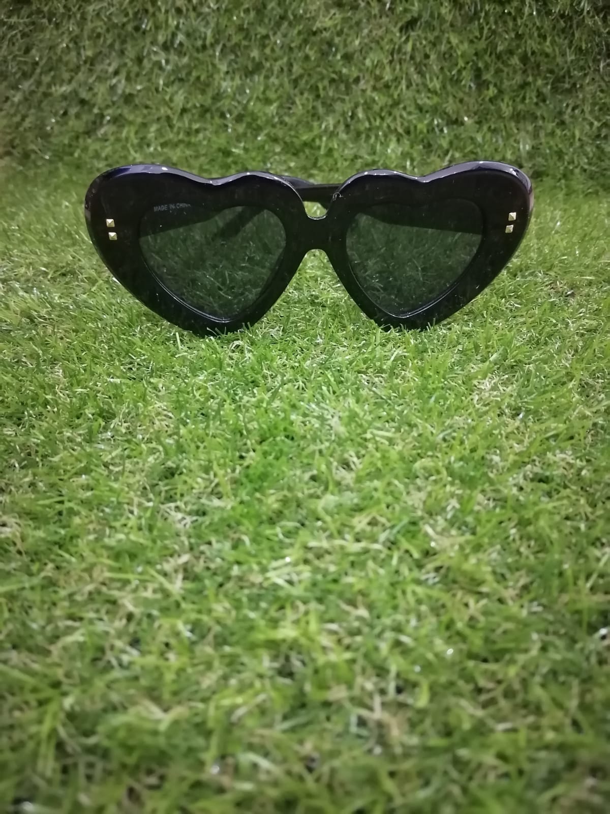 Lentes de sol con protección UV - Corazón Negros