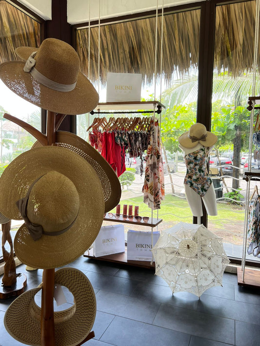 Sombrero mediano Forma: Ondeado Color camel Detalle listón y moño Duradero y plegable Protección solar UPF 50+ Sombrero de verano - Trenzado CAMEL | Bikini Town