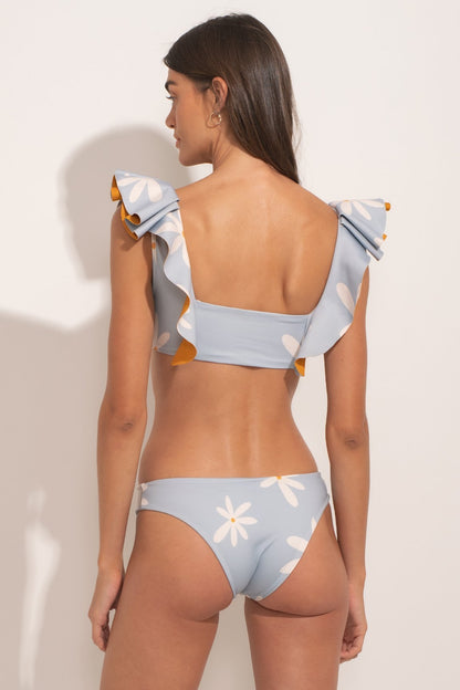 Top Ruffle Con bolero en los hombros Estampado de flores Materiales: 82% Polyester 18% Elastane The Traveler Soul Light Blue | Bikini Town